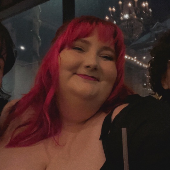 Meet your Posher, Brittney - Picture 1 of 1